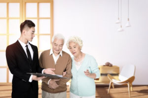 如何给父母买养老保险?选哪种养老保险好?