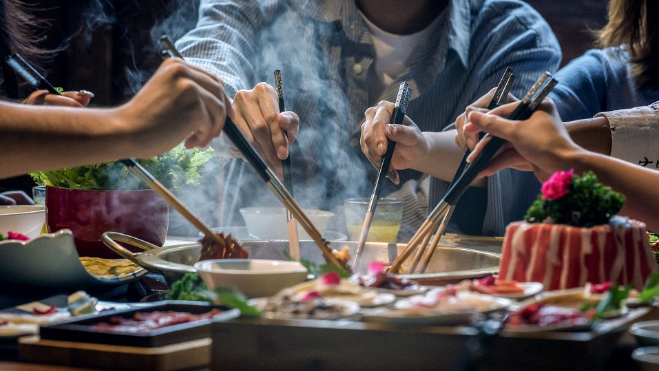 心急也别吃热豆腐，饮食过热会伤害食管！