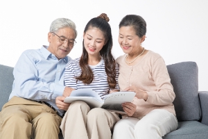 老年人买保险,选择防癌险or医疗险 老年人买保险,选择防癌险or医疗险