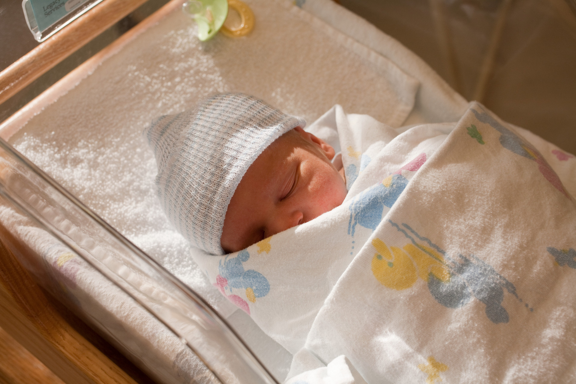 新生儿有必要配置高端医疗保险吗？