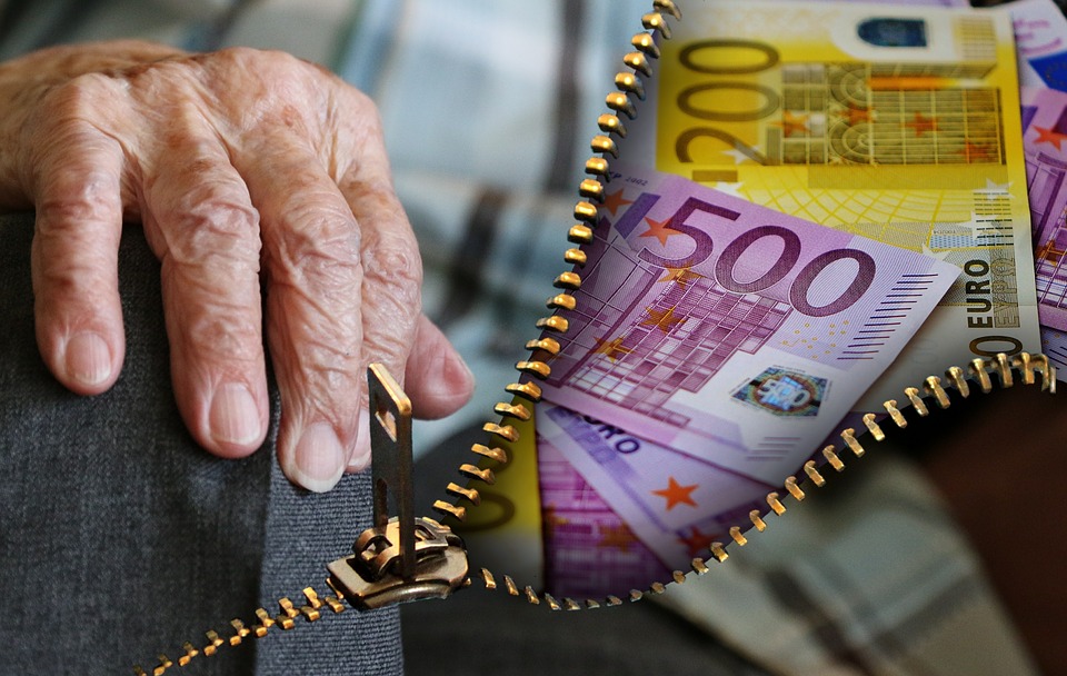 想了解养老年金要不要买，这篇文章告诉你。