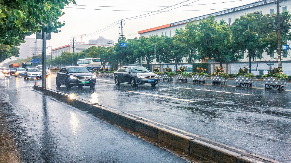 暴雨天出行，要注意哪些安全保障事项？