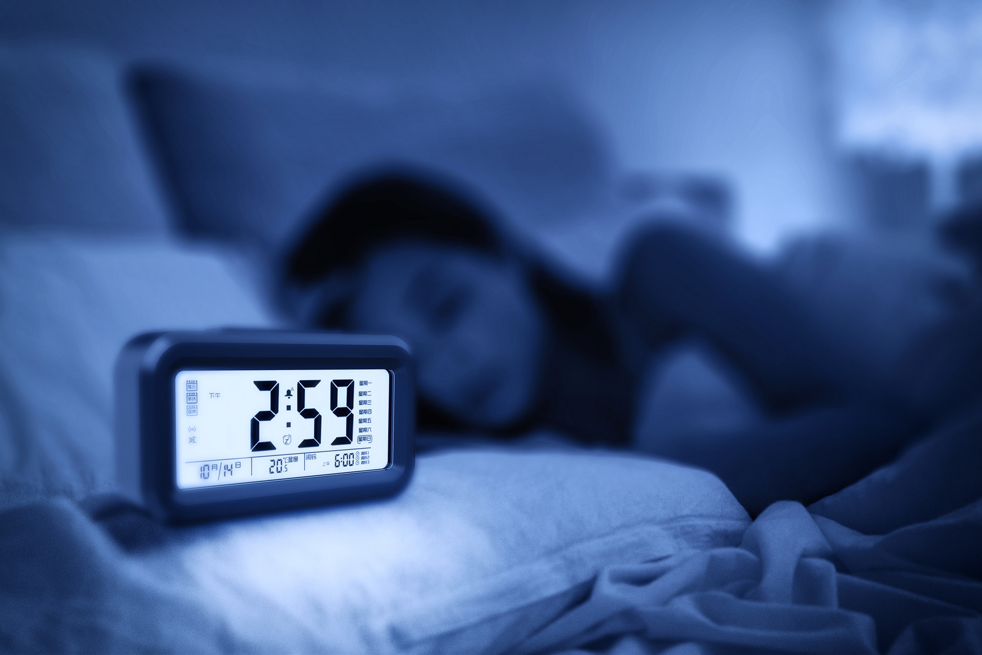 每天睡够8小时，但生物钟是两点睡，十点起。这样算熬夜吗？